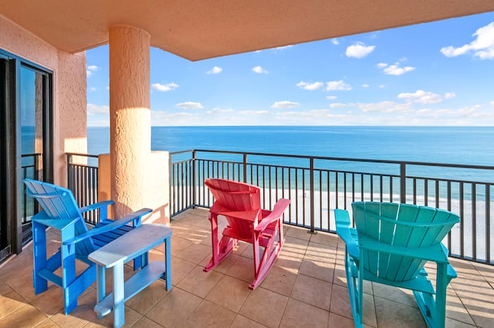Updated Condo right on Beach! Spectacular Views!