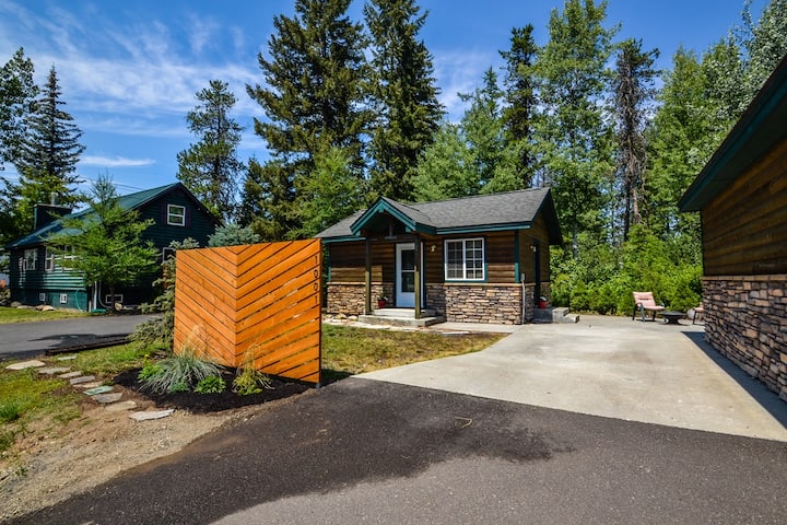 Cozy Downtown McCall cottage near Payette Lake