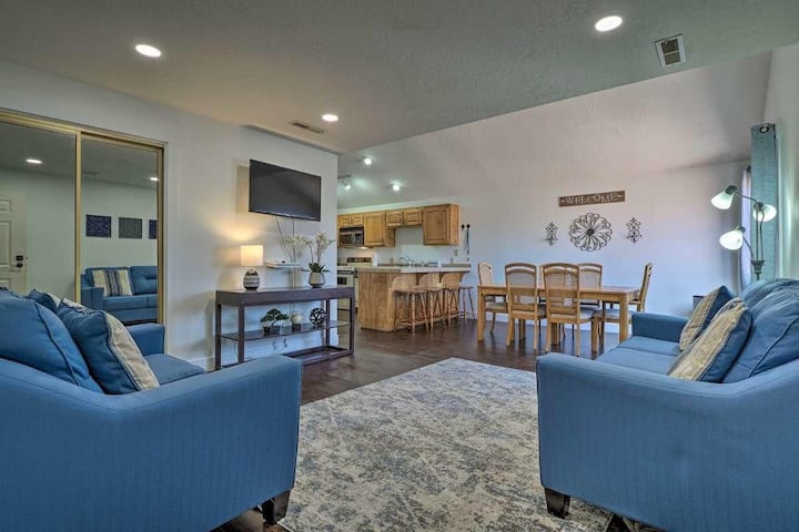 2-bed/2-bath Condo. Pool/hot tub/clubhouse access