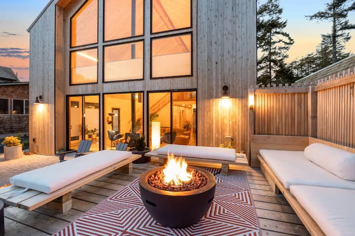 Manzanita Abbey | Sauna | Patio