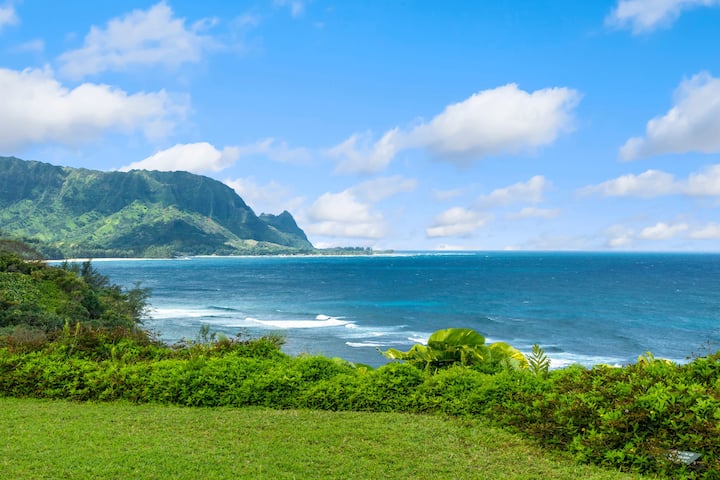 Ocean Bluff Gem in Princeville! Beach Access +Pool