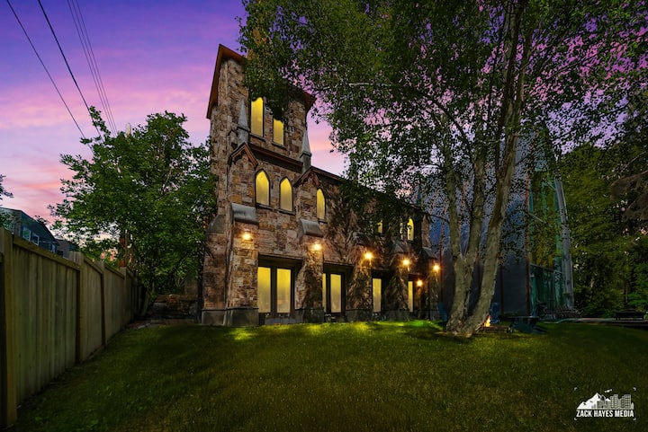 Unique Castle Retreat Near Downtown Anchorage