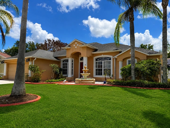 Family 4BR/3BA home with pool near Disney