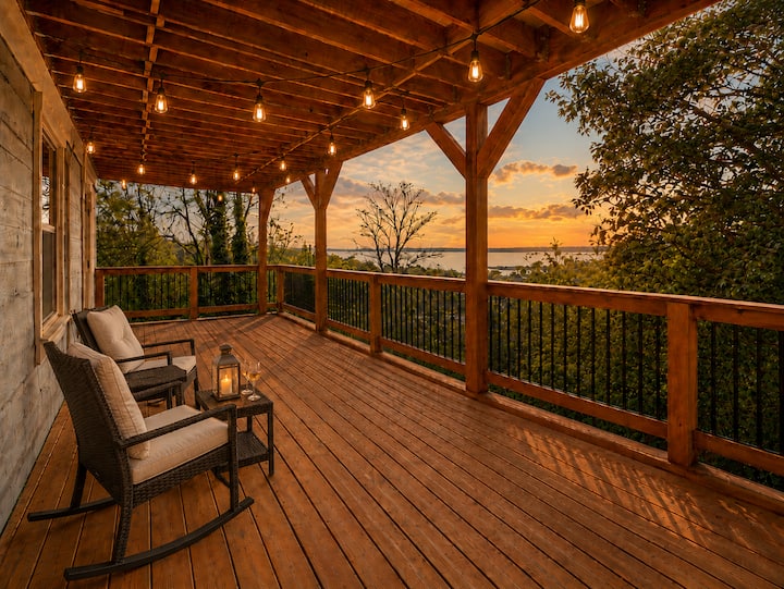 Entire Private Suite in Queen Anne +AC+Deck+View