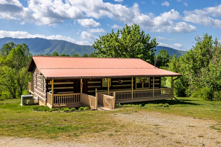 Mountain View Porch & Private Riverfront Park