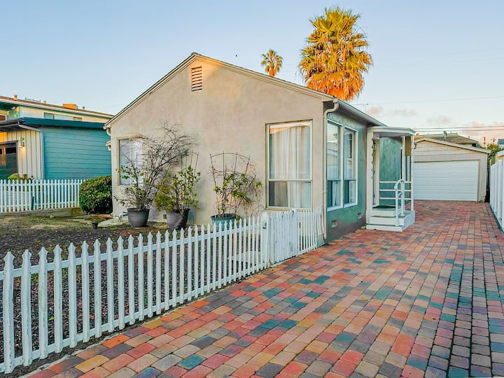 Cute House near Beaches, Harbor & Ohana grounds