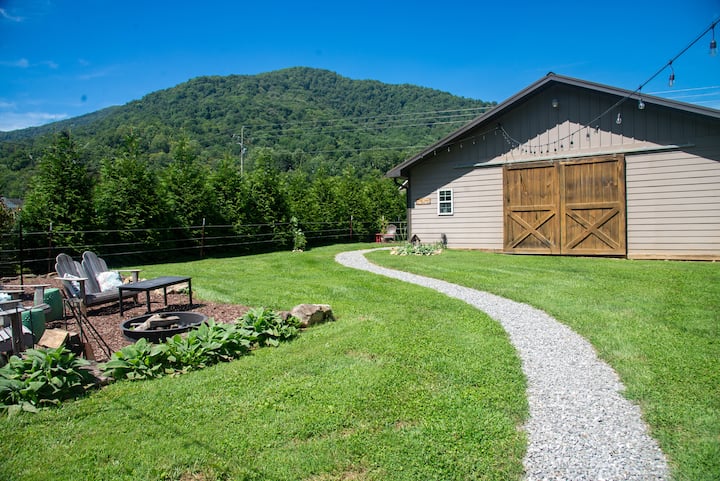 The Barn-Close to Brewery& Joey’s-Near GSMNP & BRP