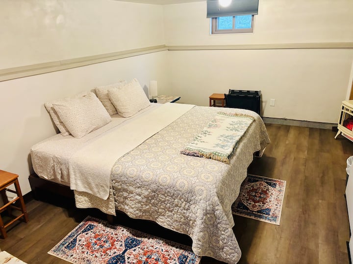Anchorage Cozy Cabin
