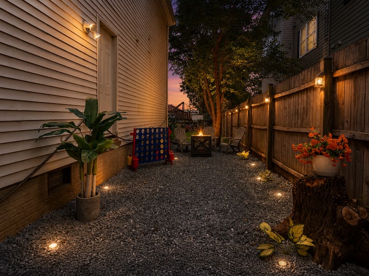 Cozy 2BR/1.5BA · Downtown Frederick · Private Yard