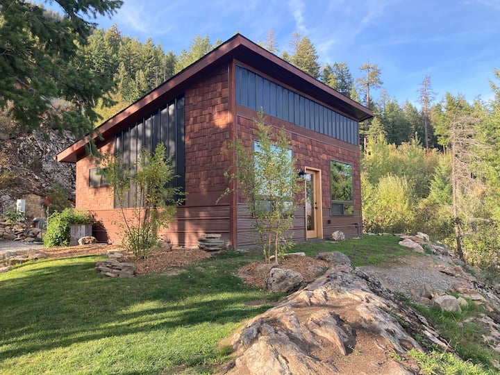 Mountain Retreat Cabin - Close to Schweitzer