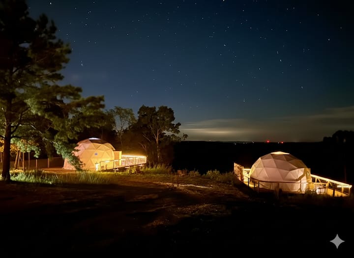 Fox Wood Dome with Indoor Jacuzzi, Mountain Views