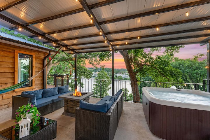 Private Dock! Across from Branson Landing!