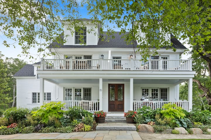 Luxury Coastal Retreat | Mins from Dock Square