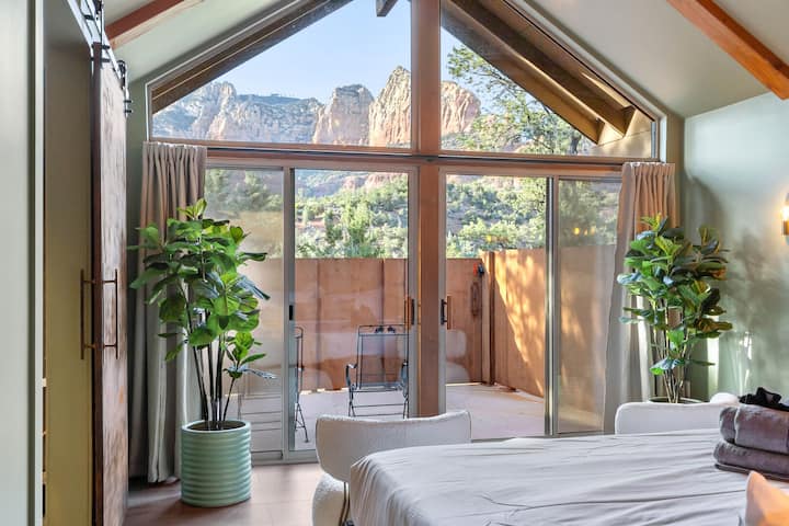 Sedona Demir Suite 205: Cozy Retreat