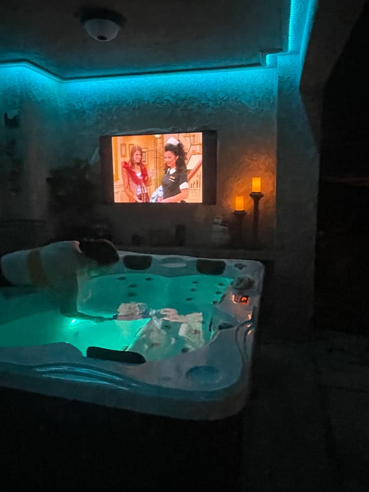 Getaway to Lake Havasu and stay at GiGi's paradise