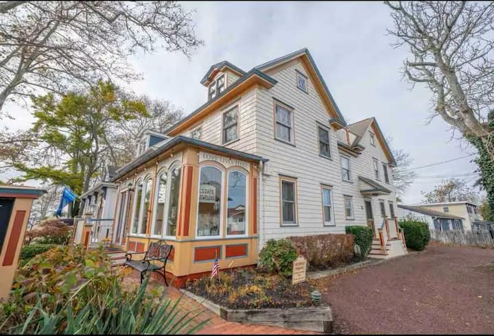 Victorian Charm • Heart of Cape May • Rooftop Deck