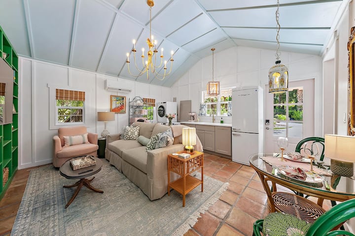 Flamingo Cove Cottage