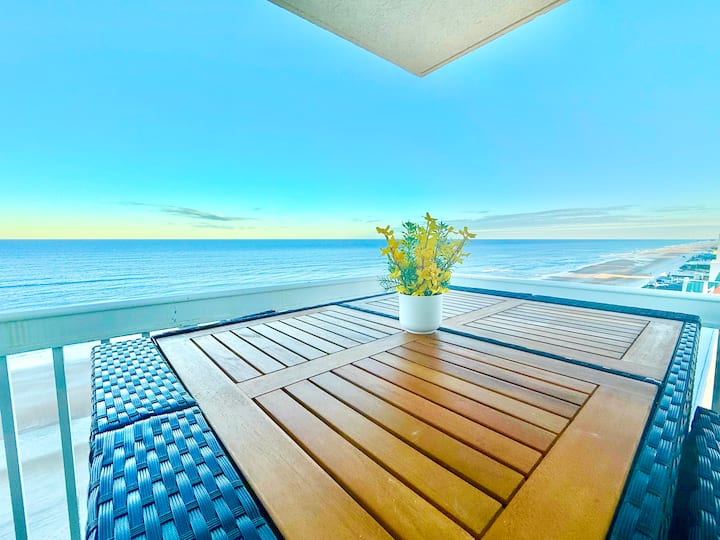WOW! Oceanfront Balcony Pool Sauna Gym WIFI