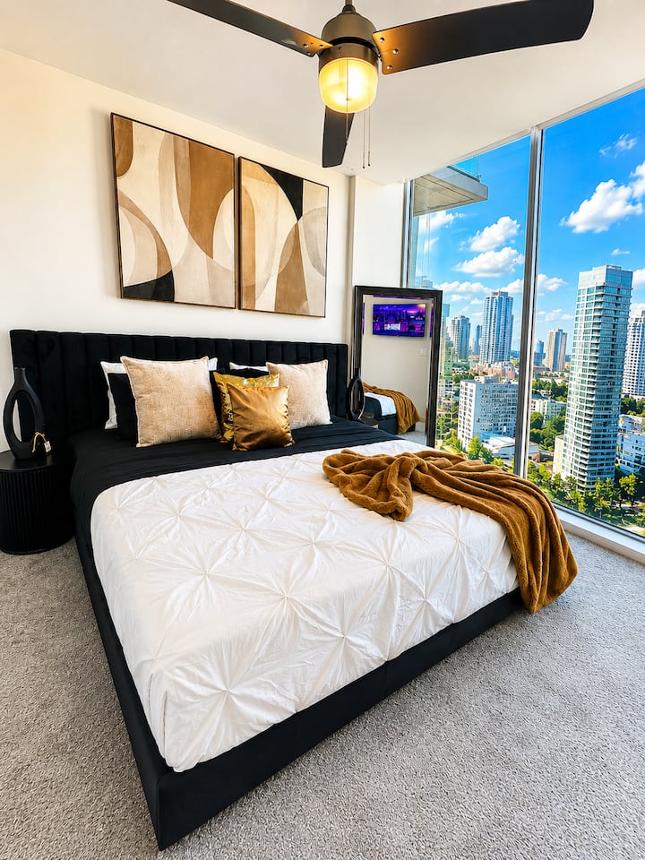 NEW Buckhead Luxury Stay |CITY View|KING Bed