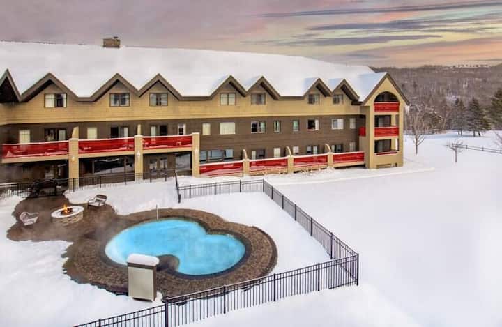 Near Killington Ski Area | Hot Tub. Mountain Views