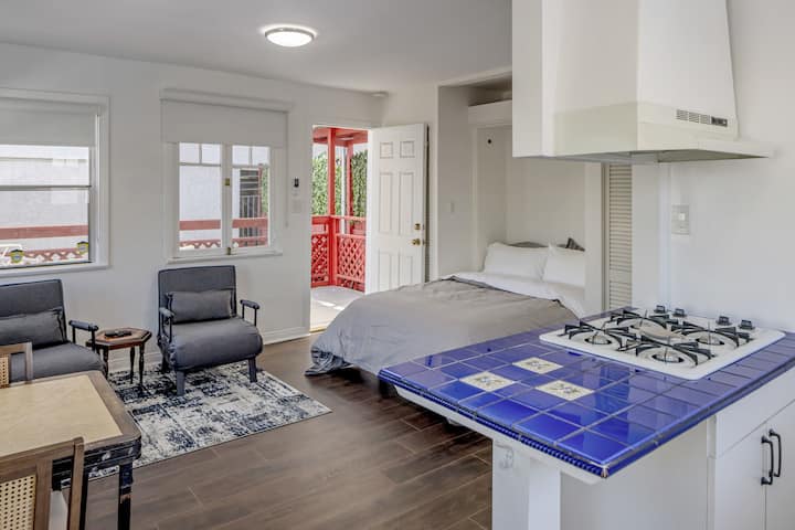 Hollywood Oasis - Detached Guesthouse Studio