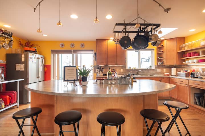 Boulder 3 Bedroom Home with Mtn Views & Deck