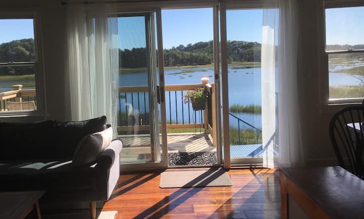 Beautiful Creekside Apartment in Wellfleet Center