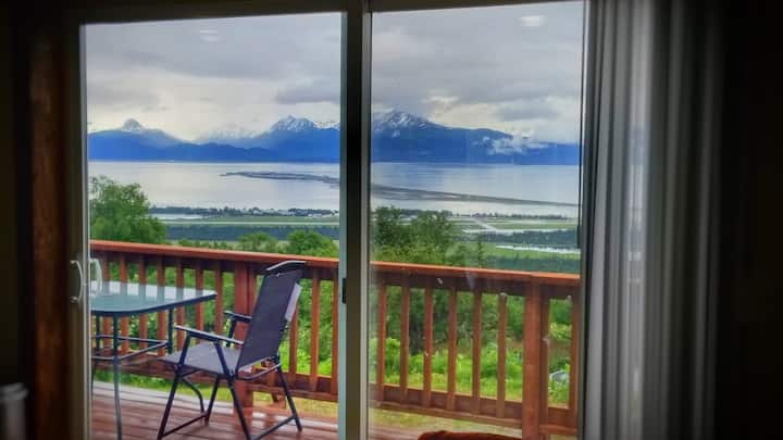 Red Barn Loft. Million Dollar view!