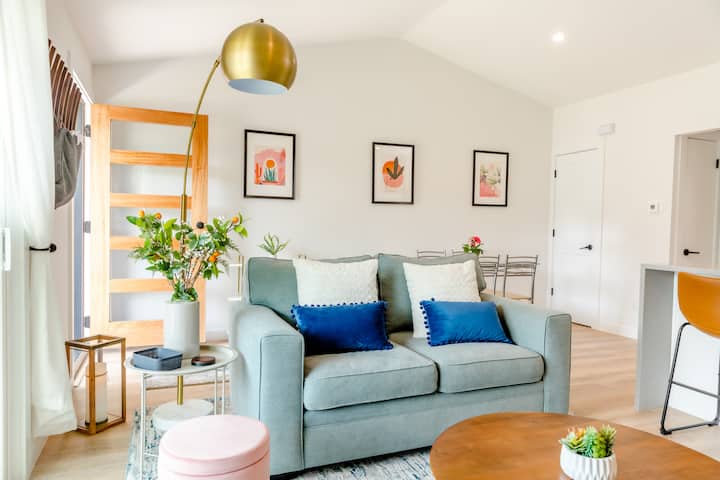 Walk to Zilker+Barton Springs|Kg Bed|Parking|Patio