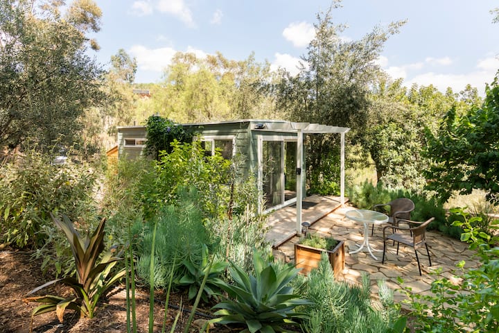 The Gardener’s Cottage. (No Wi-Fi)