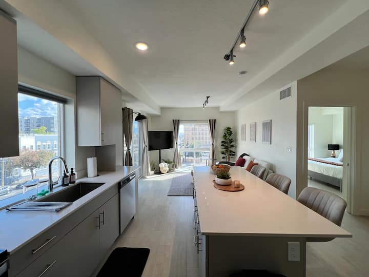 View | DeltaCenter | Walkable | Location | King Bed | Gym