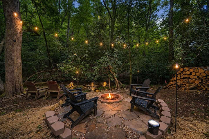 Creek Front Cabin! Hot Tub, Fire Pit, Pet Friendly