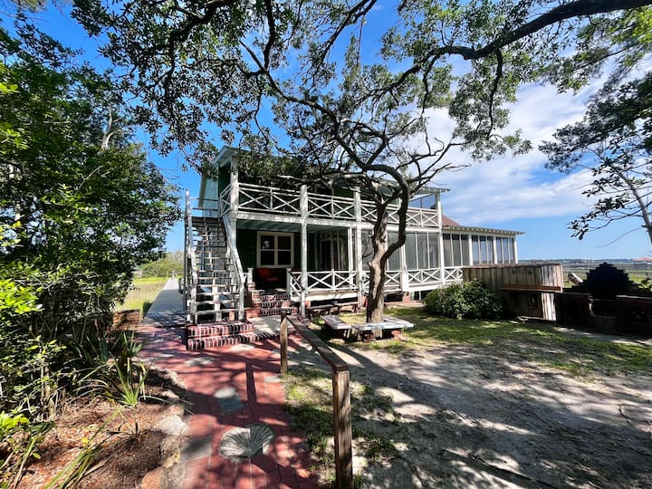 Creek Front House, Short Walk to Beach