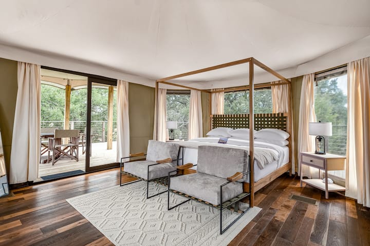 Luxury Glamping Suite • King Bed + Trundle