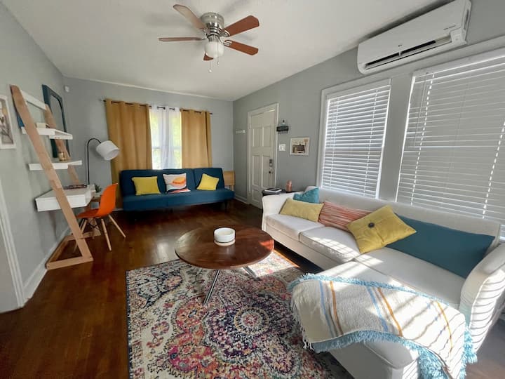 Cozy Carriage House at Woodlawn Lake, private