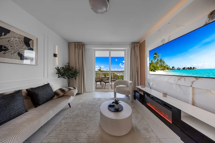 White Privé Penthouse • New Luxury Condo-Pool/Gym