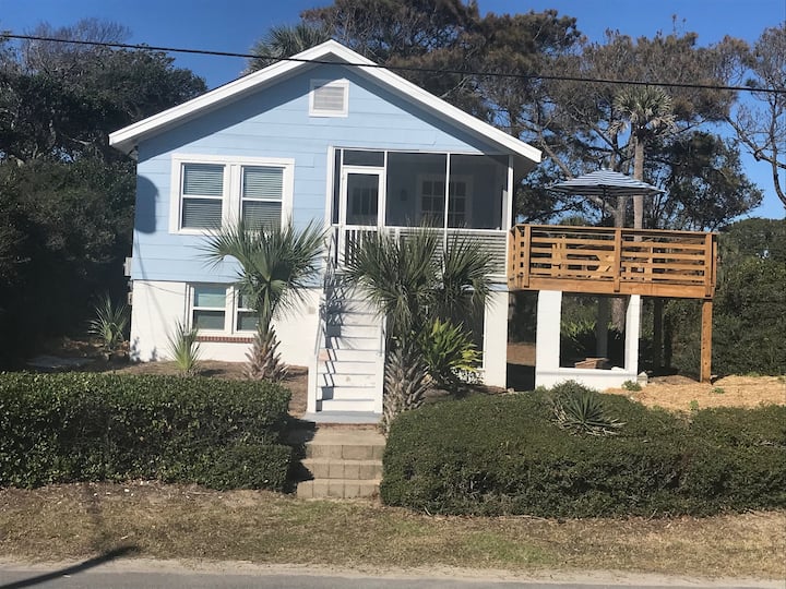 Jackson's Pearl, Unit B, Upstairs