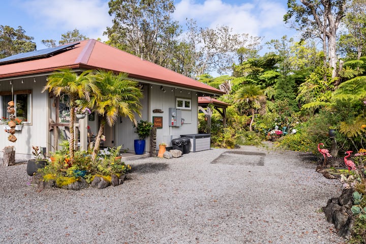 Cozy Cottage with Fresh Rainwater Hot Tub *No fees