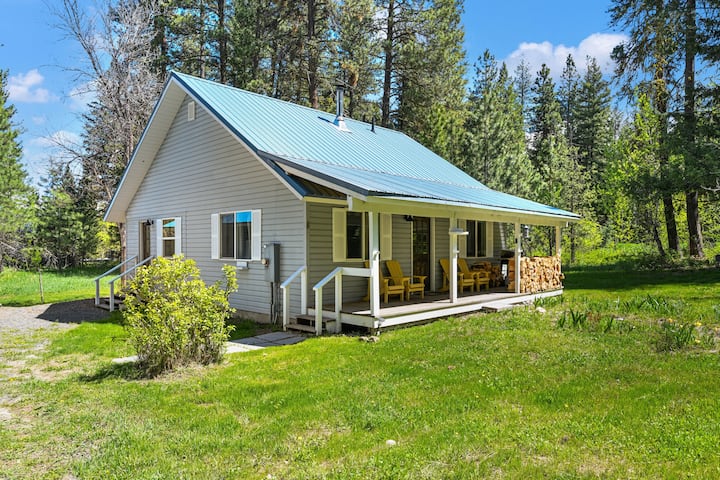 Bluebird Hideaway - Hot Tub, Sauna, 2 bed/1 bath