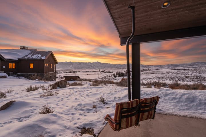 Luxury Park City Cabin w/ Sauna & Mountain Views