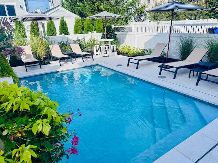 Adorable Avalon House | Private Pool