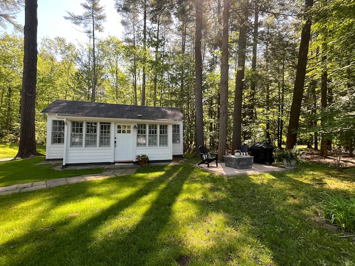 Cozy Cottage Getaway