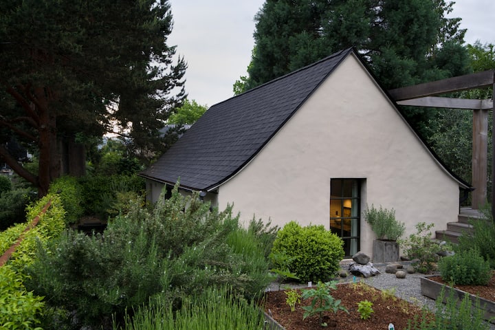 The Green Door PDX: A European Inspired Cottage.