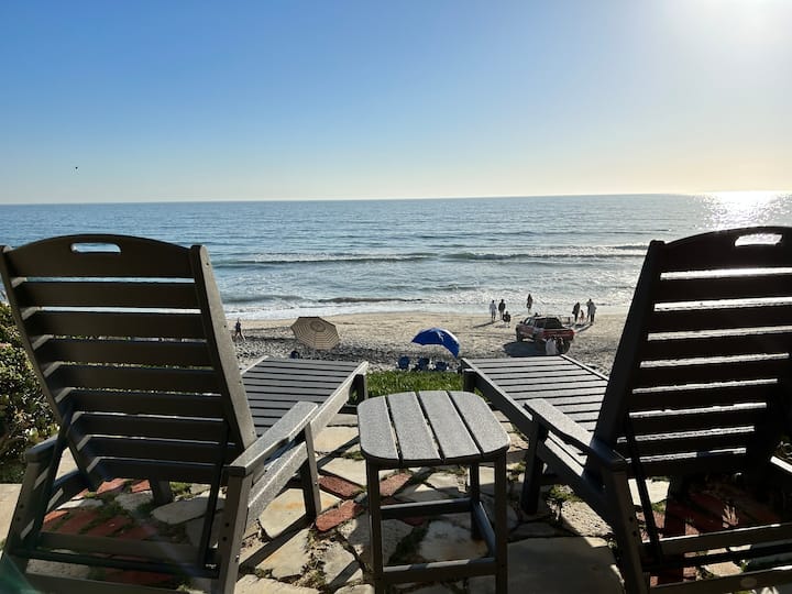 The Beach Box! Oceanfront, king bed, in village