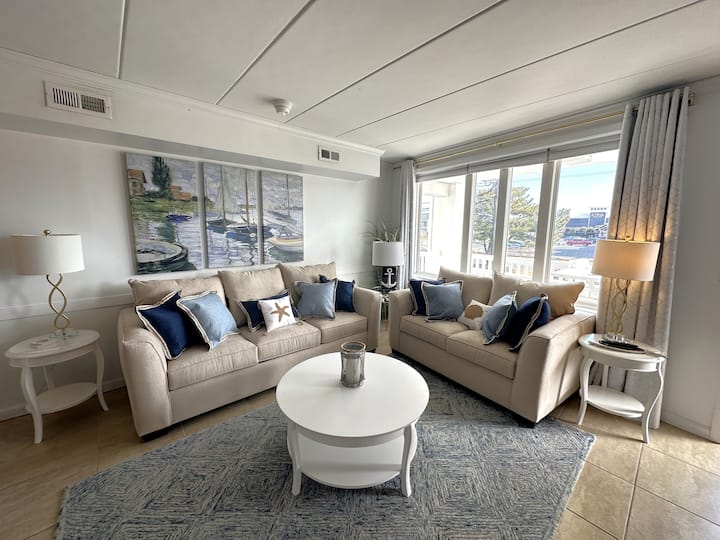 Beautiful condo! Open 7/21-23 Discounted rate!