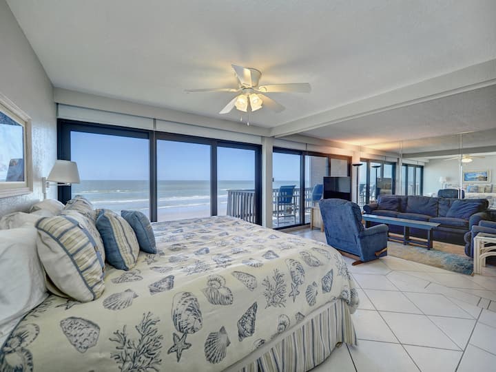 1 Bedroom Beachfront Condo Direct View and Access