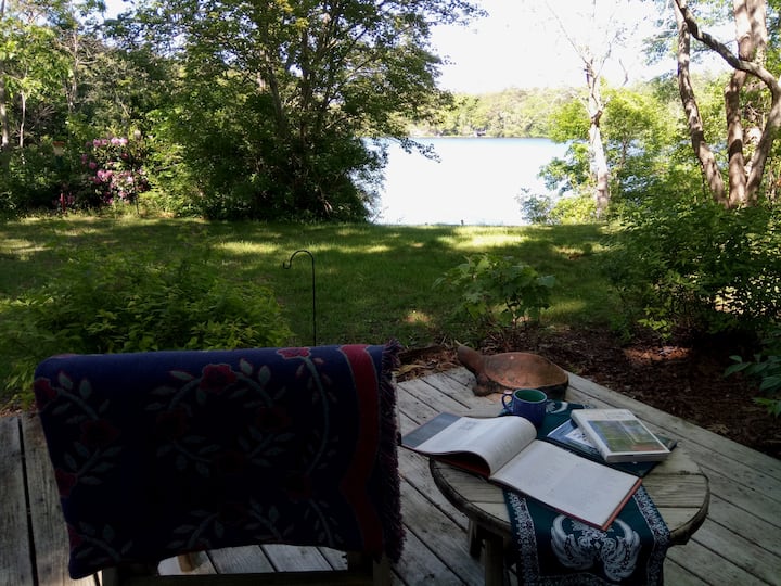 Tranquil Retreat on Falmouth's Serene Round Pond