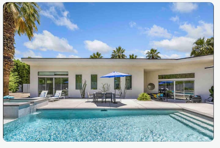 A+ Location ~ Quiet, Chic & Private. Near Downtown