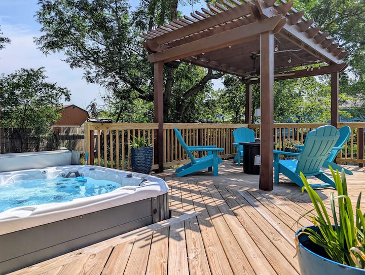 [Hot Tub] Clean & Cozy Close to Ft Sam