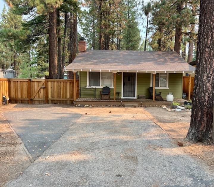 South Tahoe Bungalow Close Walk to Everything